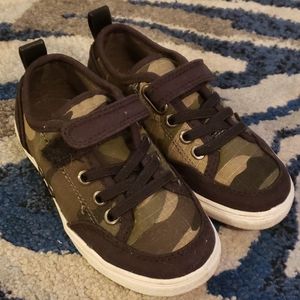 Toddler boys shoes. Camo